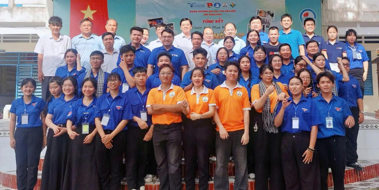 Sinh viên tham gia các hoạt động trong Chiến dịch Mùa hè Xanh 2026.