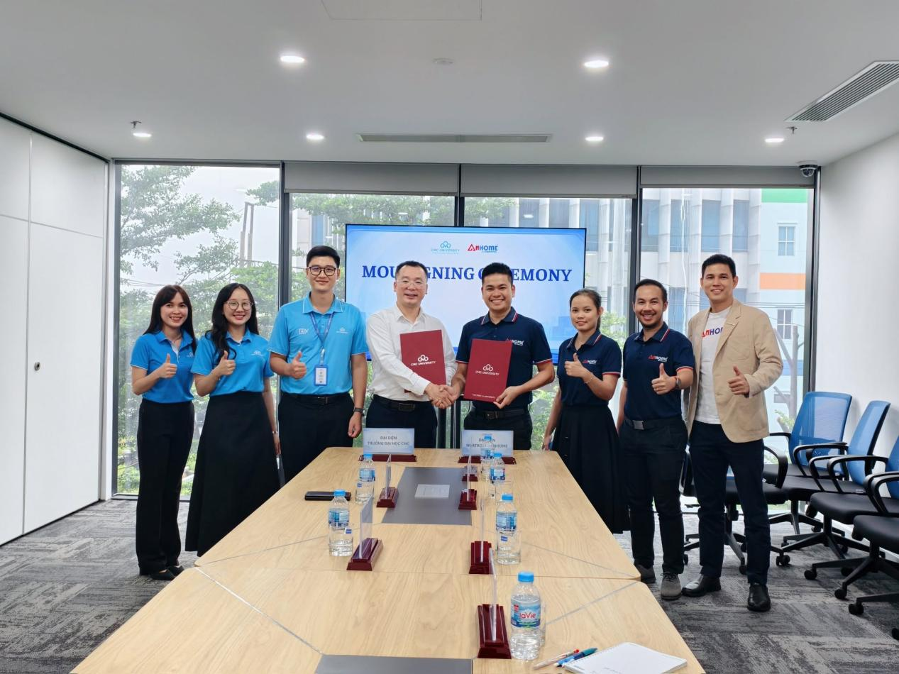Nhatrovn - Anhome ký kết biên bản hợp tác cùng Trường Đại học CMC