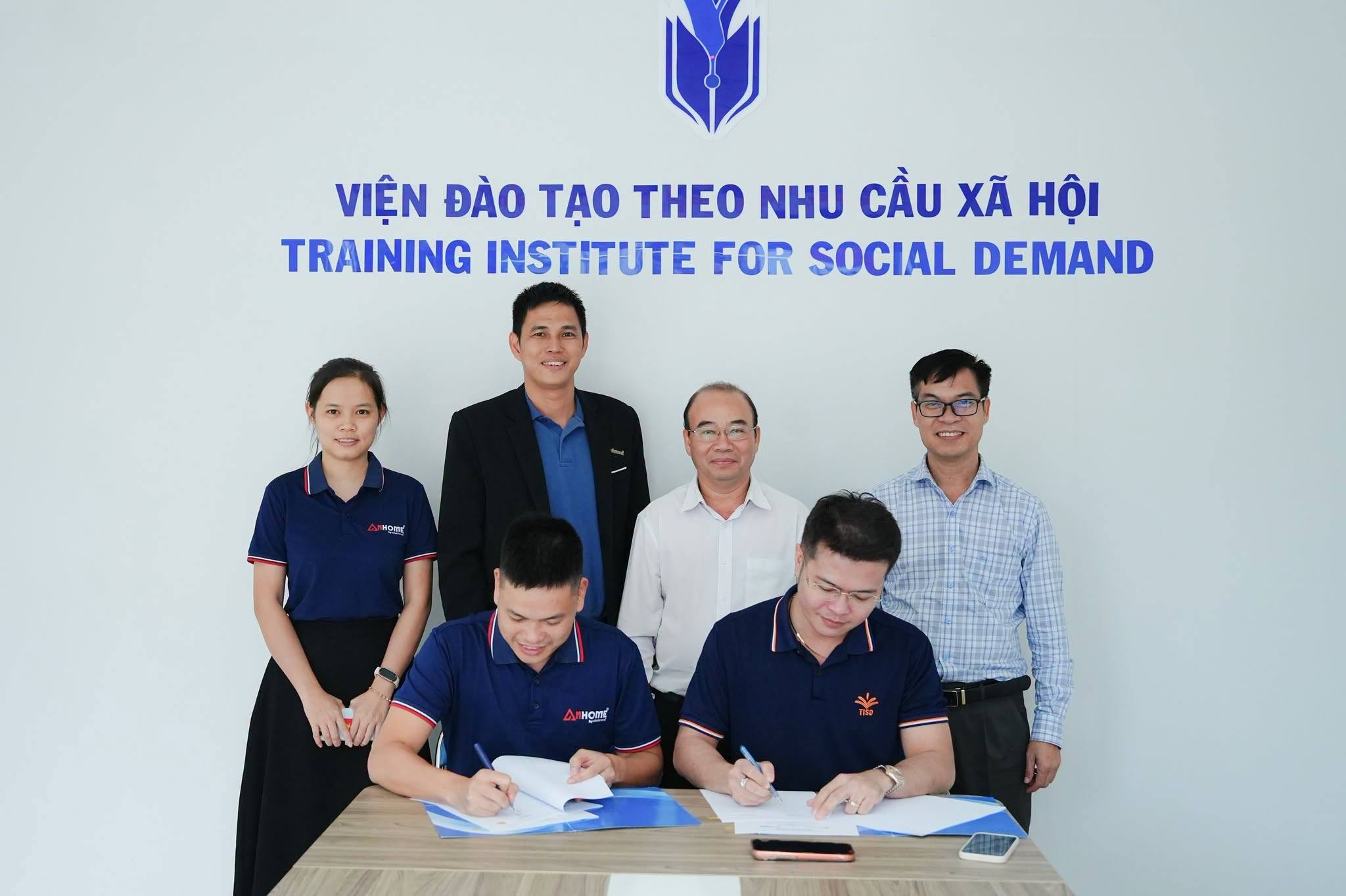 Anhome Group ký kết biên bản ghi nhớ hợp tác cùng Viện Đào tạo theo nhu cầu xã hội - Trường Đại học Thủ Dầu Một