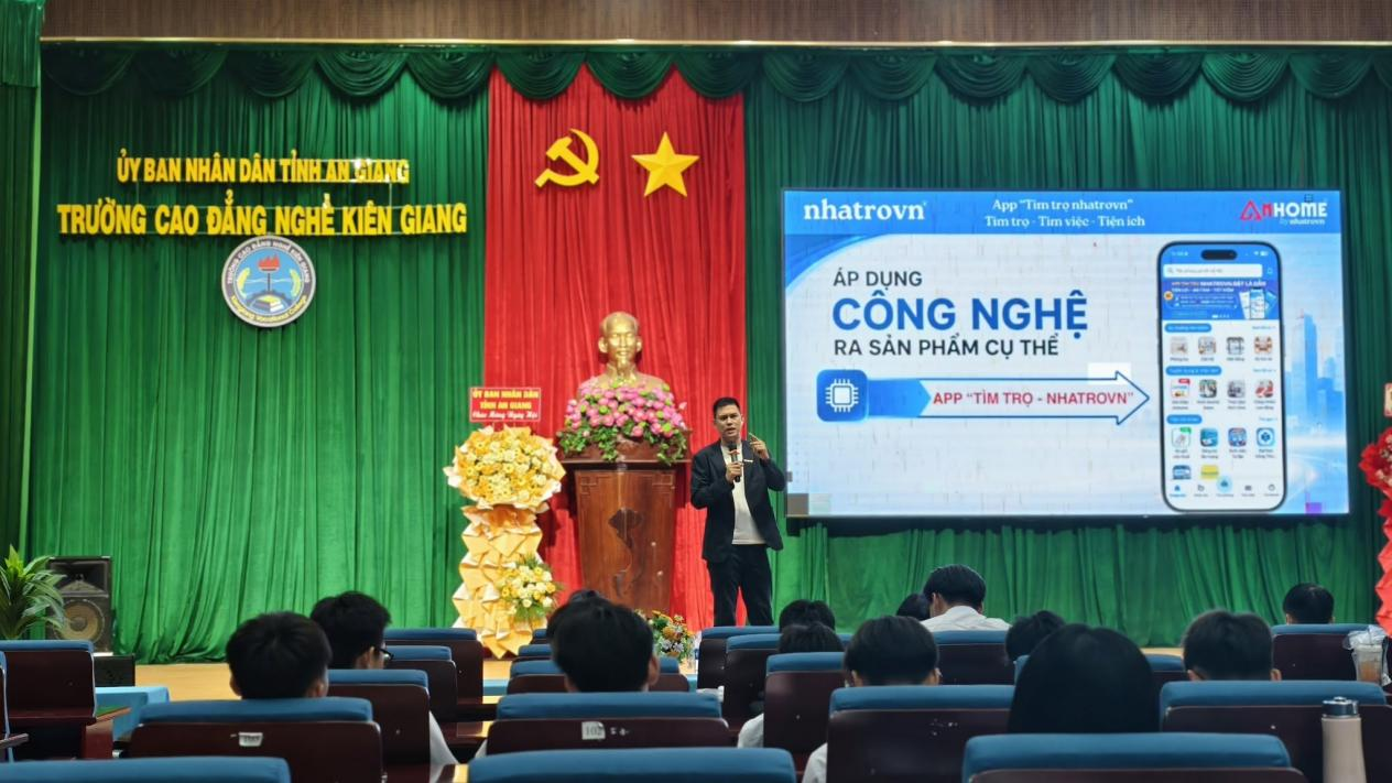 Anh Chiêm Hoàng Điền chia sẻ về ứng dụng công nghệ.