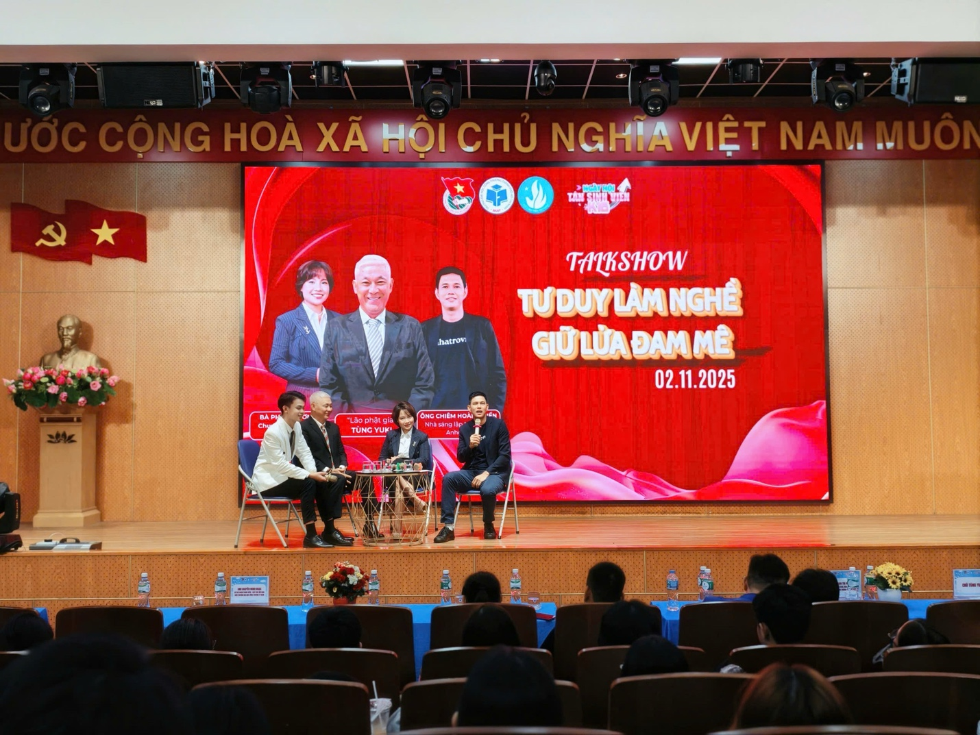 Talkshow HUIT 2025 - Truyền cảm hứng nghề nghiệp đến tân sinh viên