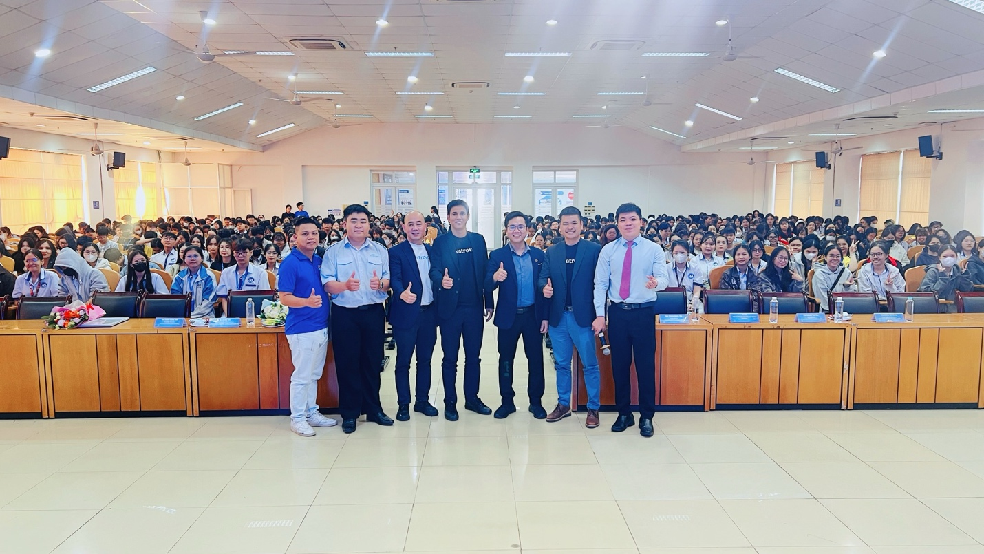 Gian hàng tại UEF