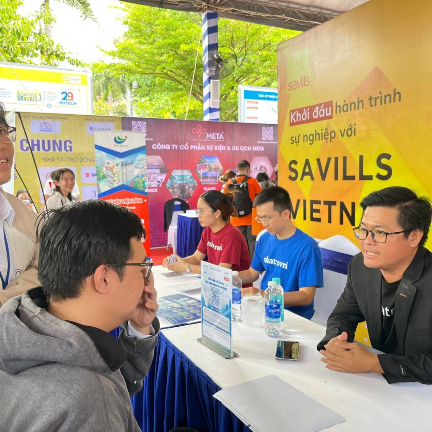 Phỏng vấn sinh viên HUTECH