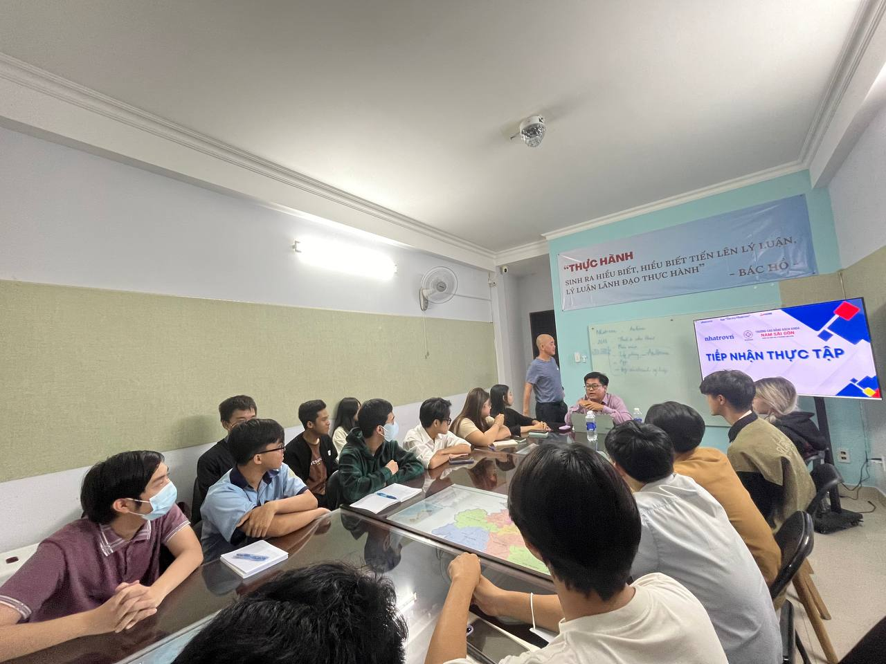 Hân hoan chào đón 17 bạn thực tập sinh từ Cao đẳng Bách Khoa