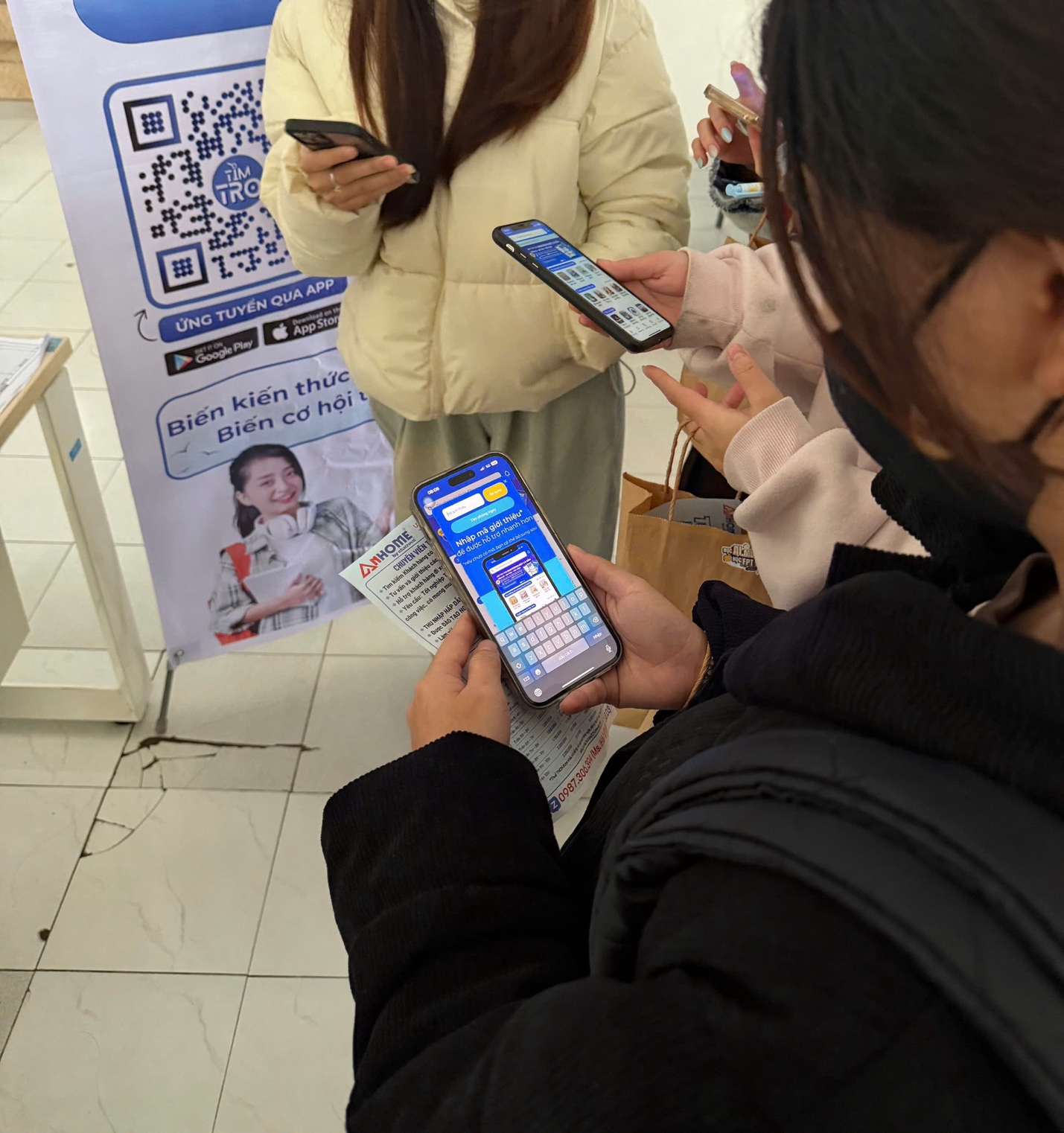 Sinh viên DUE trải nghiệm App Tìm trọ Nhatrovn