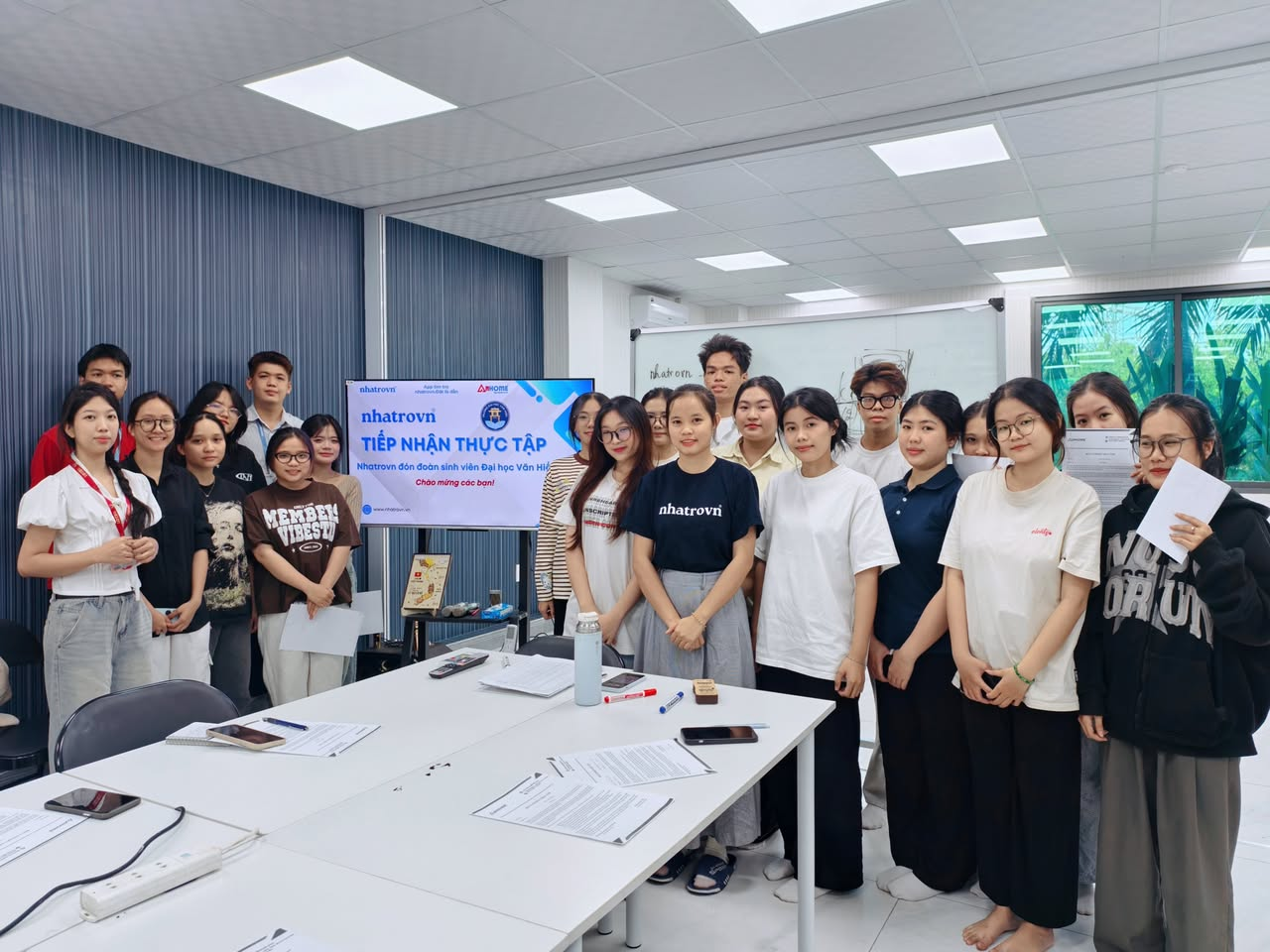 Nhatrovn – Anhome đón sinh viên Đại học Văn Hiến thực tập: trải nghiệm doanh nghiệp từ môi trường thực tế