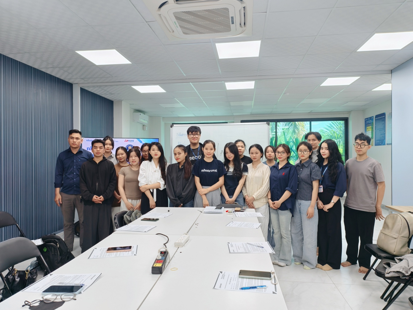 Sinh viên Văn Hiến rèn kỹ năng tại Nhatrovn – Anhome