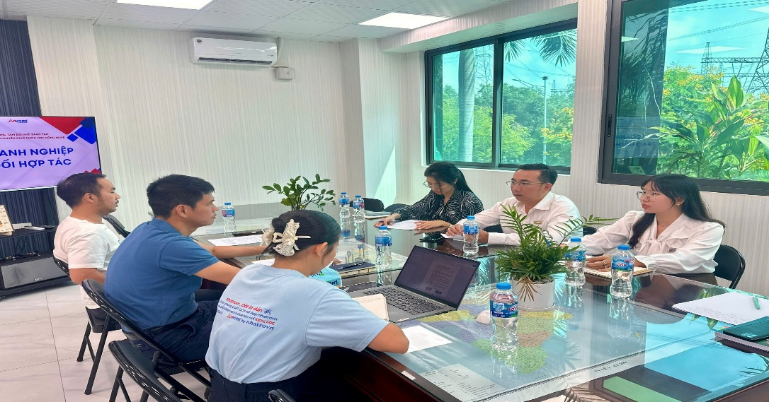 Toàn cảnh buổi làm việc Nhatrovn và CITT TDTU