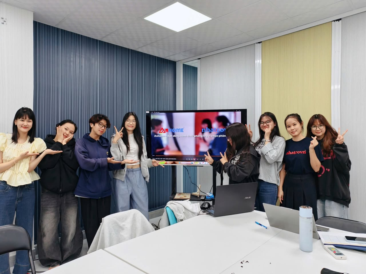 Khép lại kỳ thực tập tại Nhatrovn – Anhome: sinh viên Đại học Văn Hiến trải nghiệm làm nghề từ thực tế