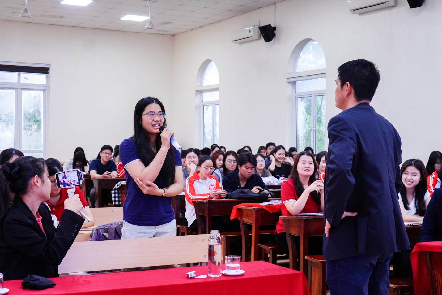 Chương trình tạo không gian trao đổi trực tiếp giữa sinh viên và diễn giả.