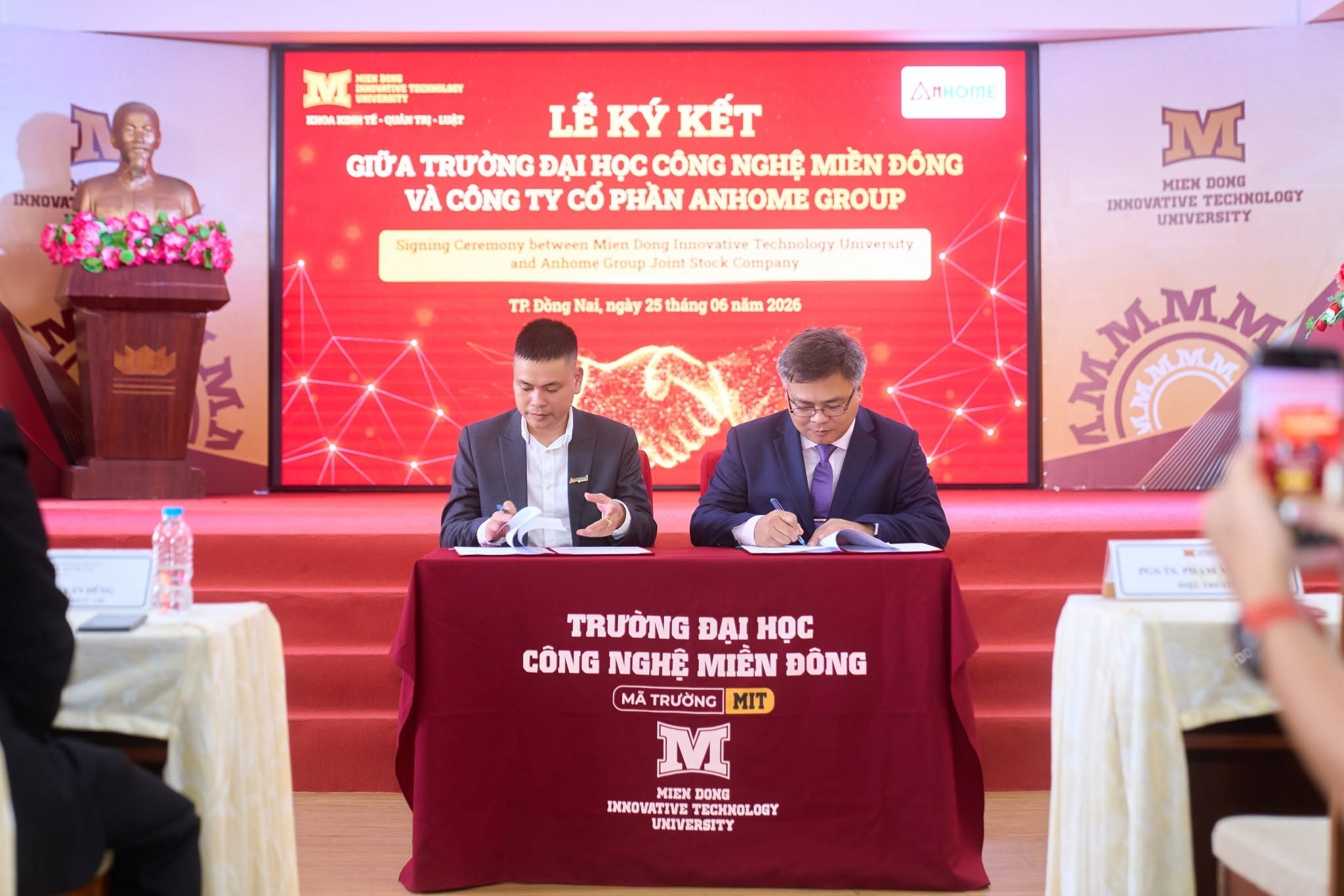 Nhatrovn – Anhome ký kết hợp tác cùng Đại học Công nghệ Miền Đông, mở rộng cơ hội phát triển cho sinh viên