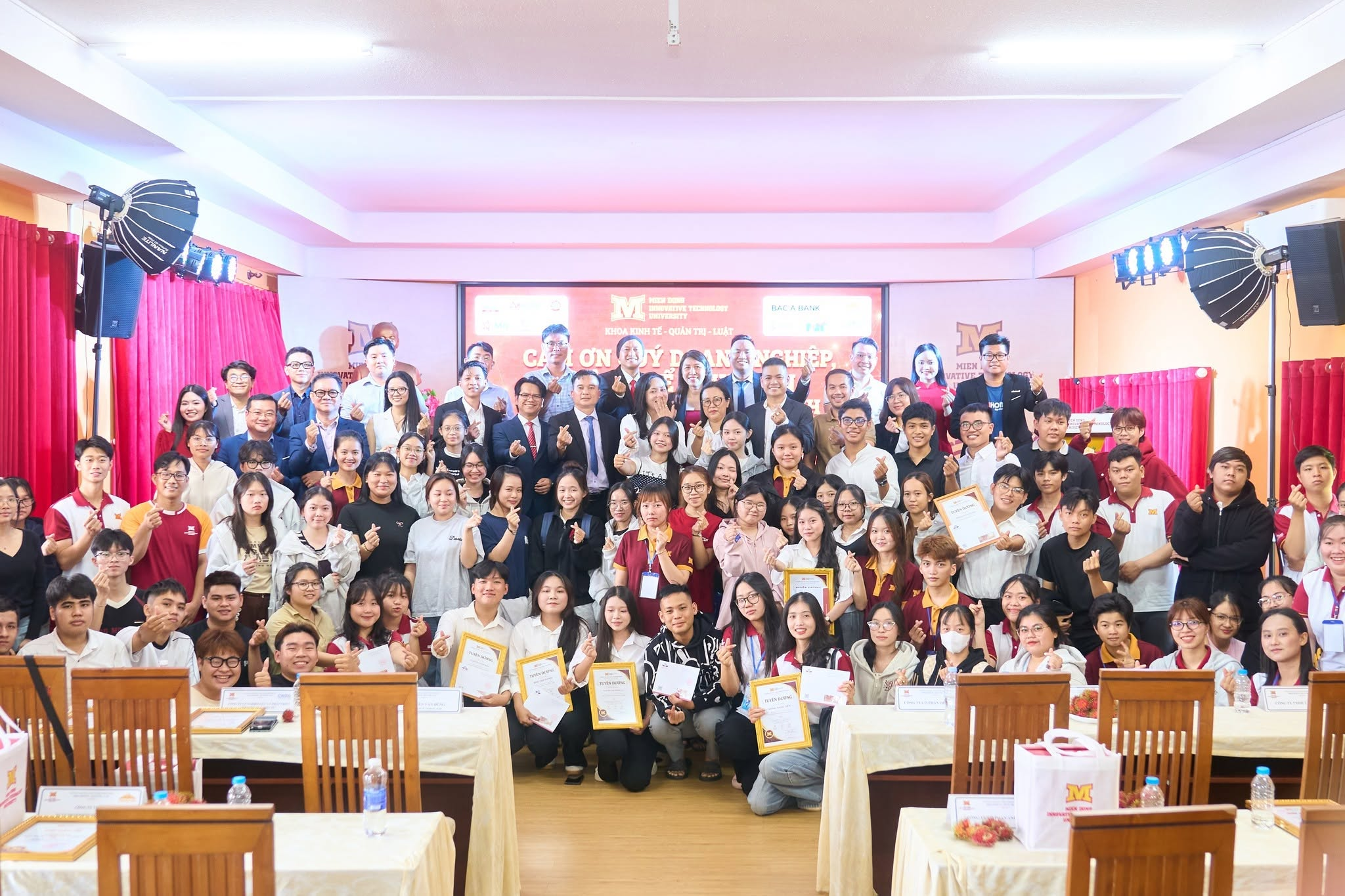 Lễ ký kết đánh dấu bước phát triển mới trong hoạt động kết nối giữa doanh nghiệp và nhà trường.