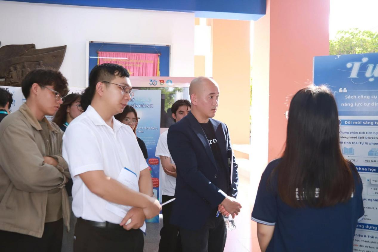 Anh Trương Hoàng Huy - Đại diện Nhatrovn – Anhome đánh giá và góp ý cho các ý tưởng.
